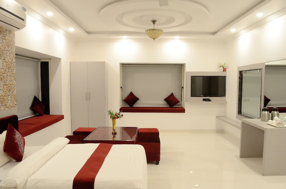 Ambay Villa 11/50