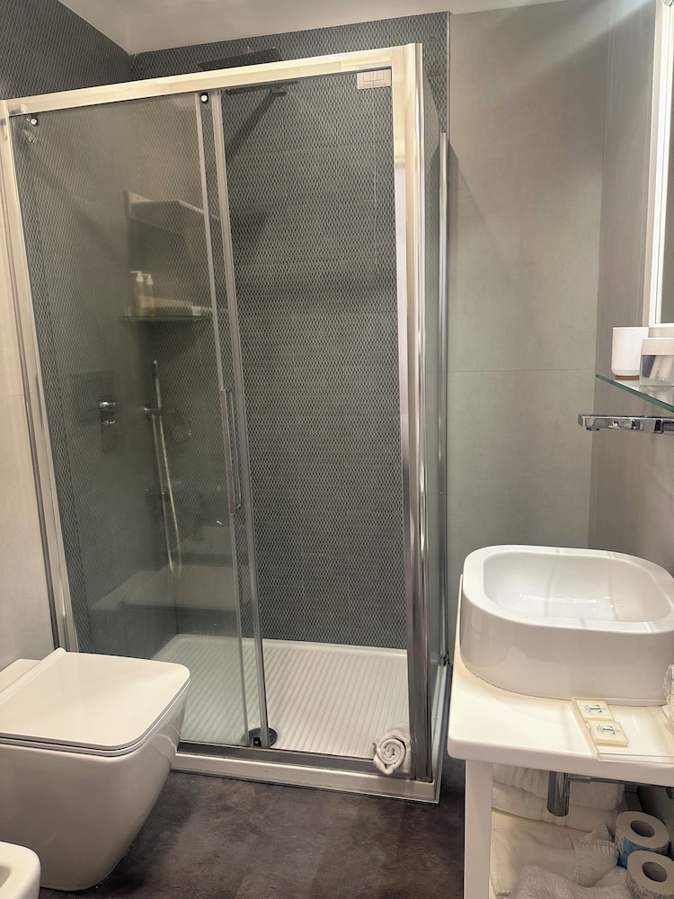 Tasso Suites 65/71