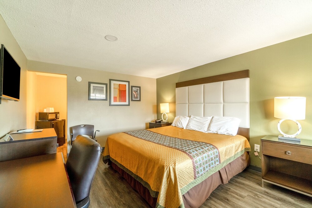 Deluxe Inn & Suites By OYO Miami OK 25/51