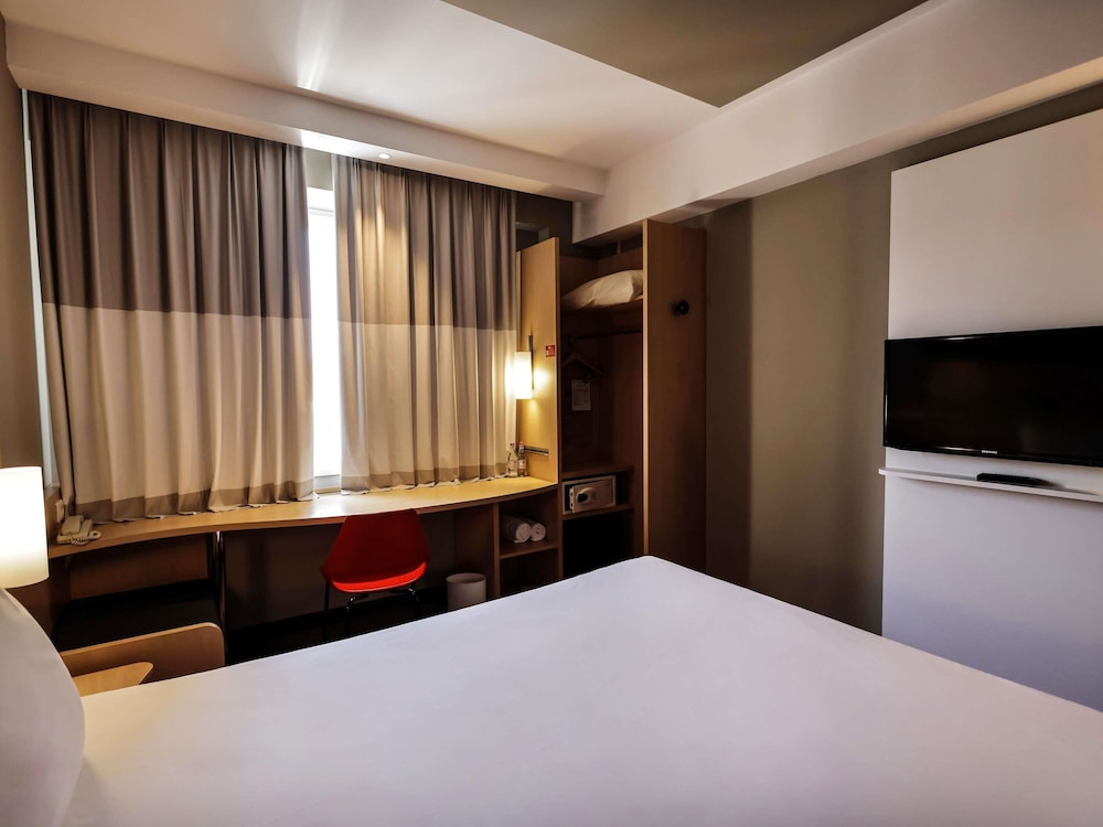 Ibis Yerevan Center 25/67