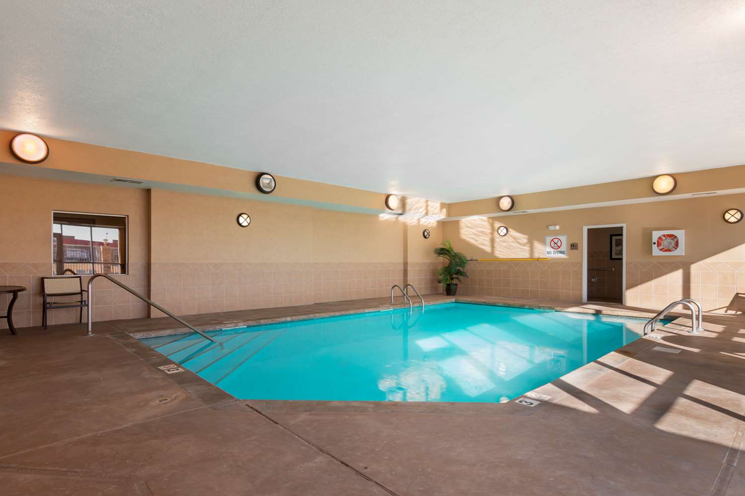 Best Western Plus Butterfield Inn 25/44