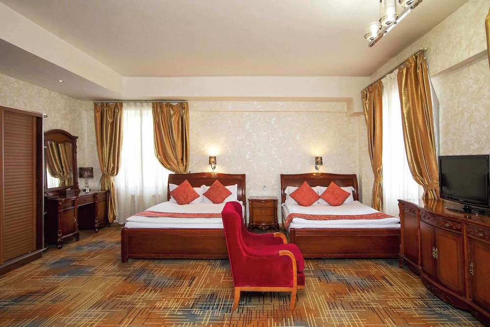 Ub City Hotel 10/50