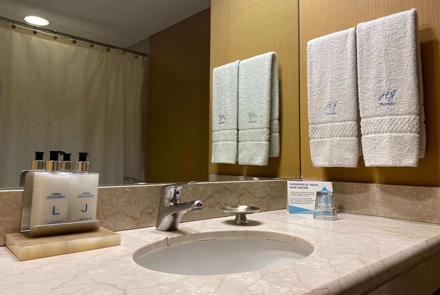 Howard Johnson Plaza by Wyndham Buenos Aires Florida Street 37/37
