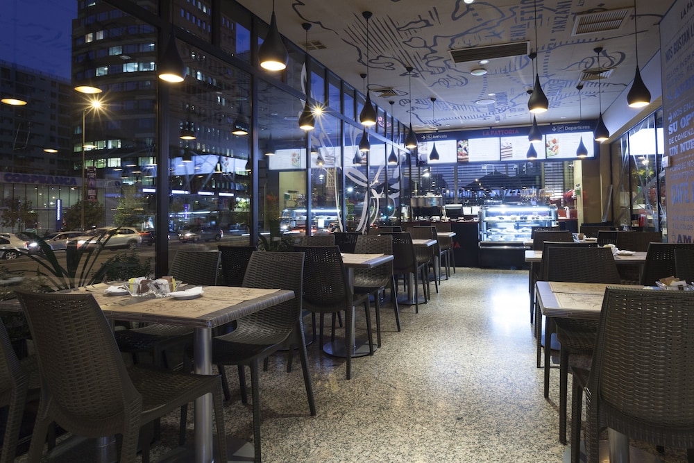restaurant cafeteria