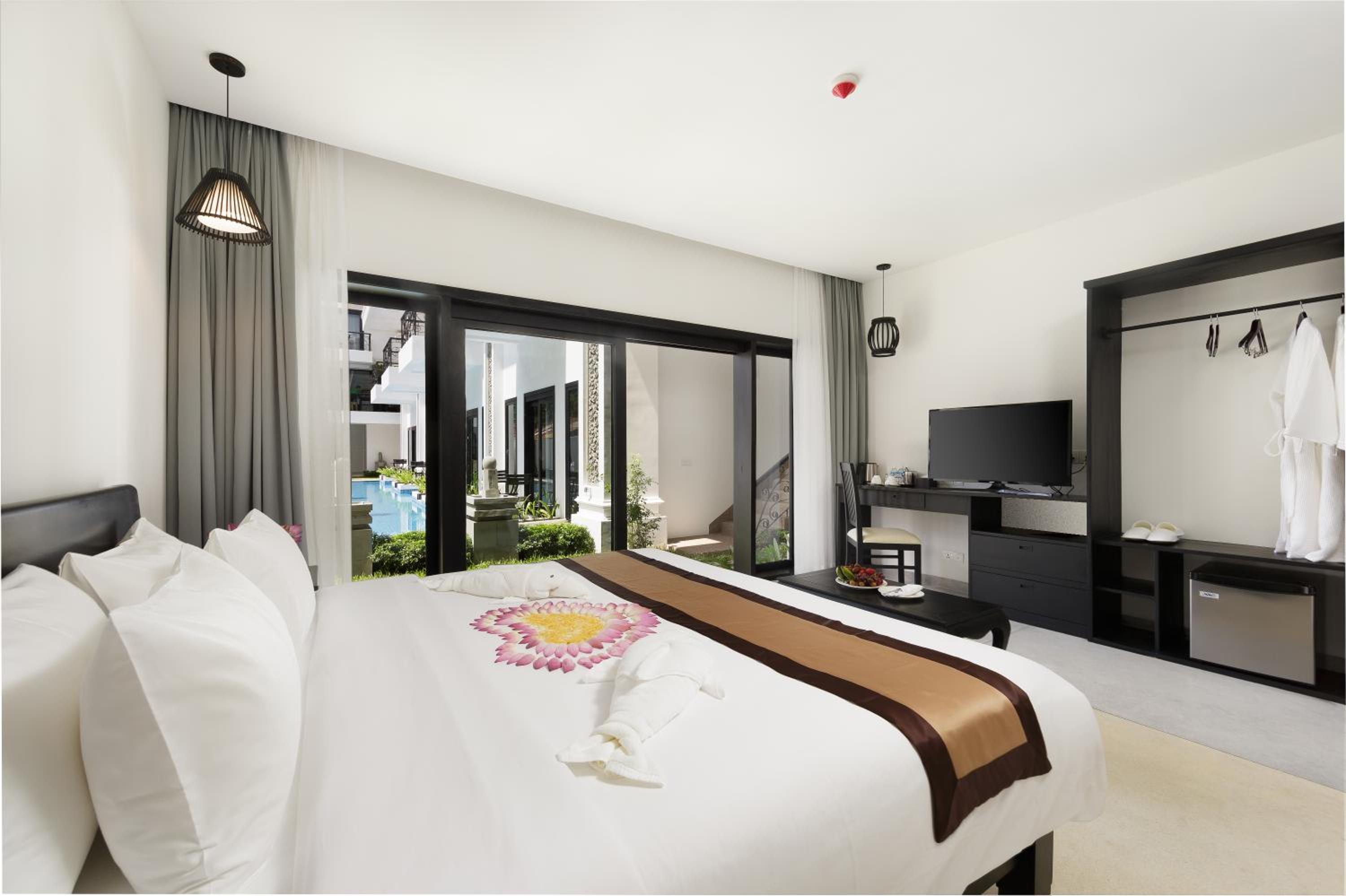 Landmark, Double Bed
