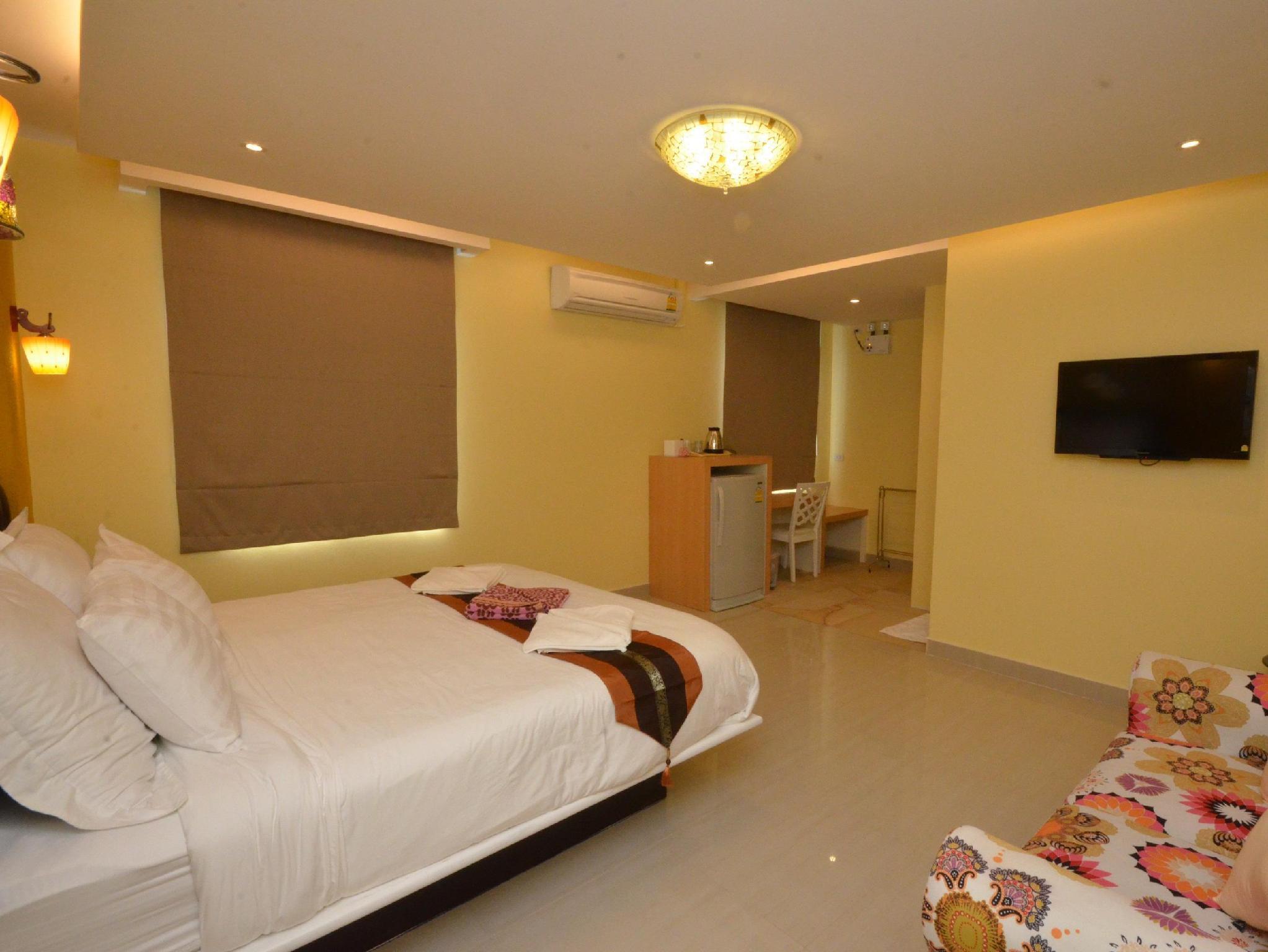 Room, Pool Side