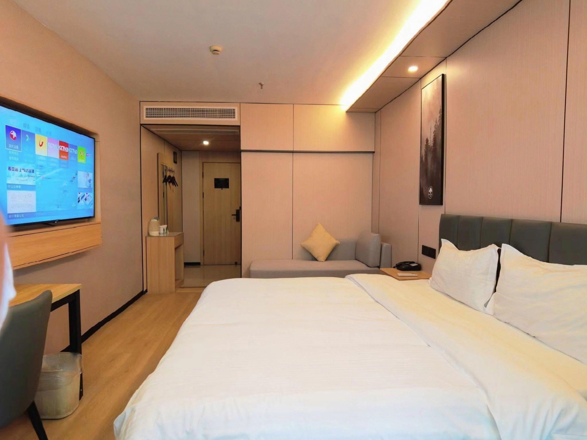 SUPERIOR, QUEEN BED