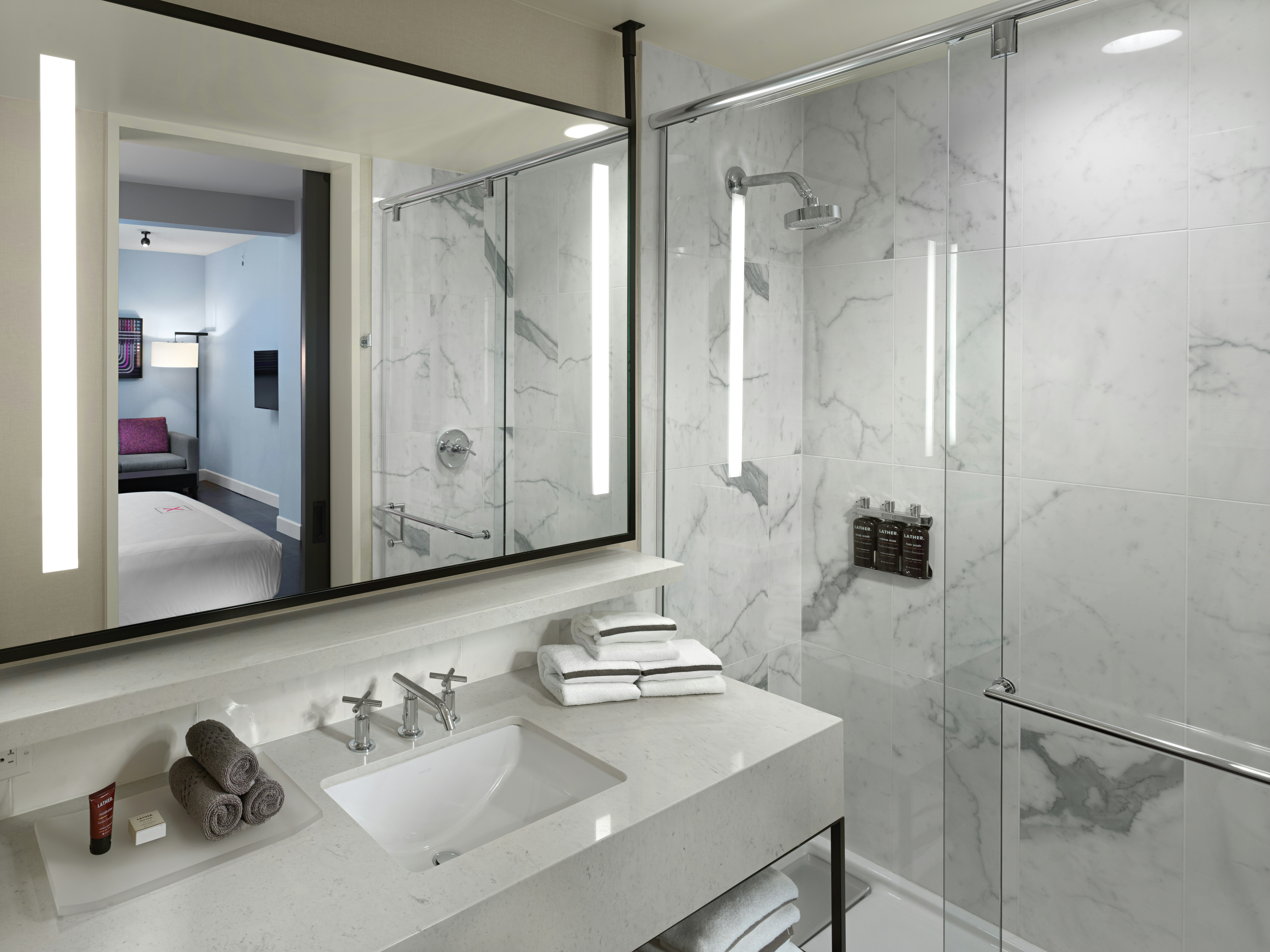 Axiom Hotel 72/76