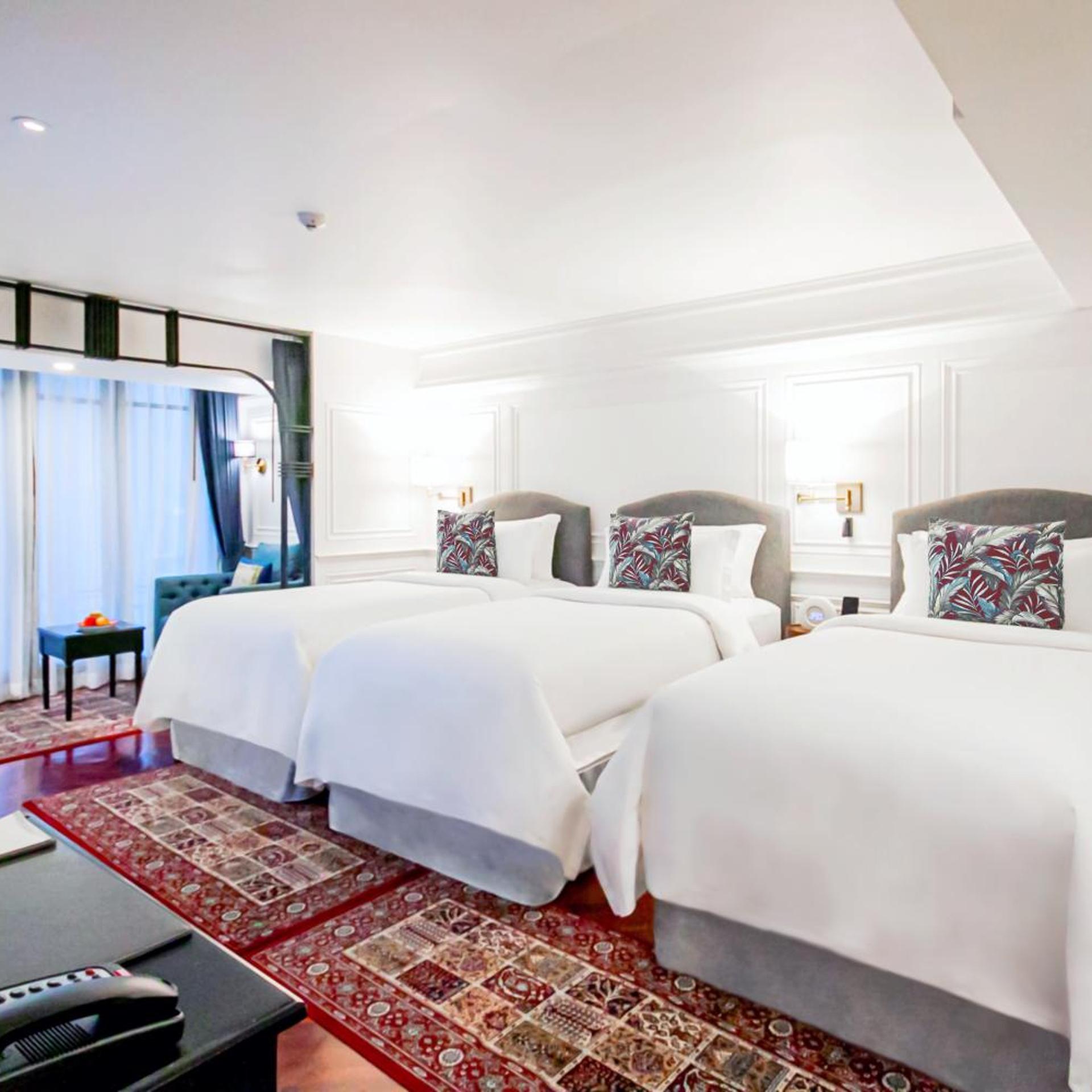 Siam, Suite, Triple