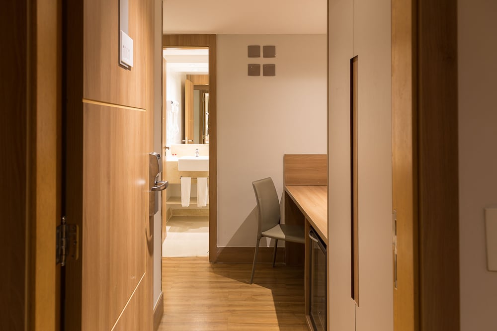 Atlantico Travel Hotel 39/50
