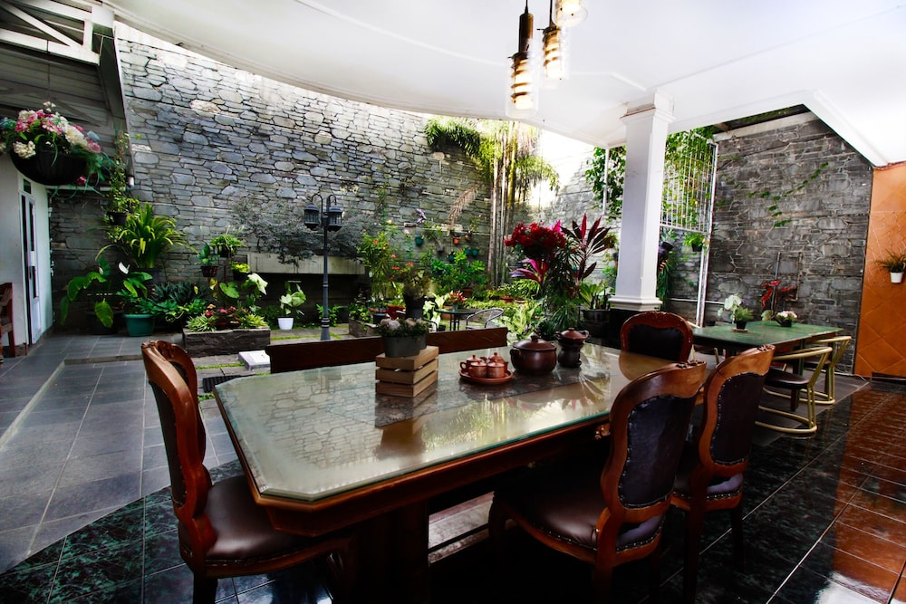 Fora Guest House Taman Lingkar 27/33