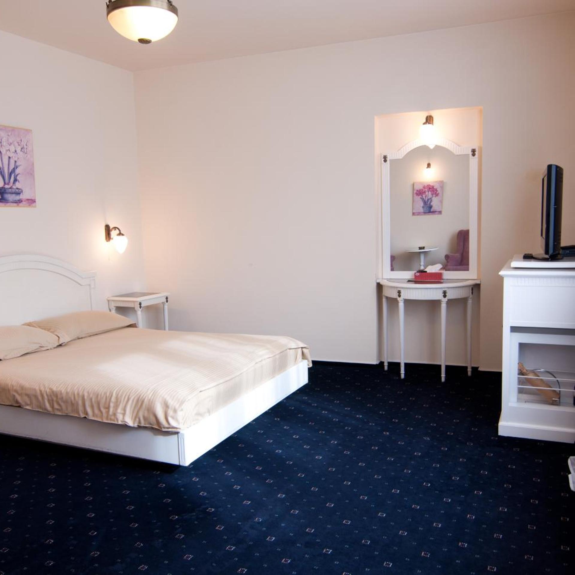 Elite Hotel 13/46