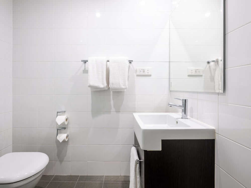 Mercure Sydney St Leonards 74/76