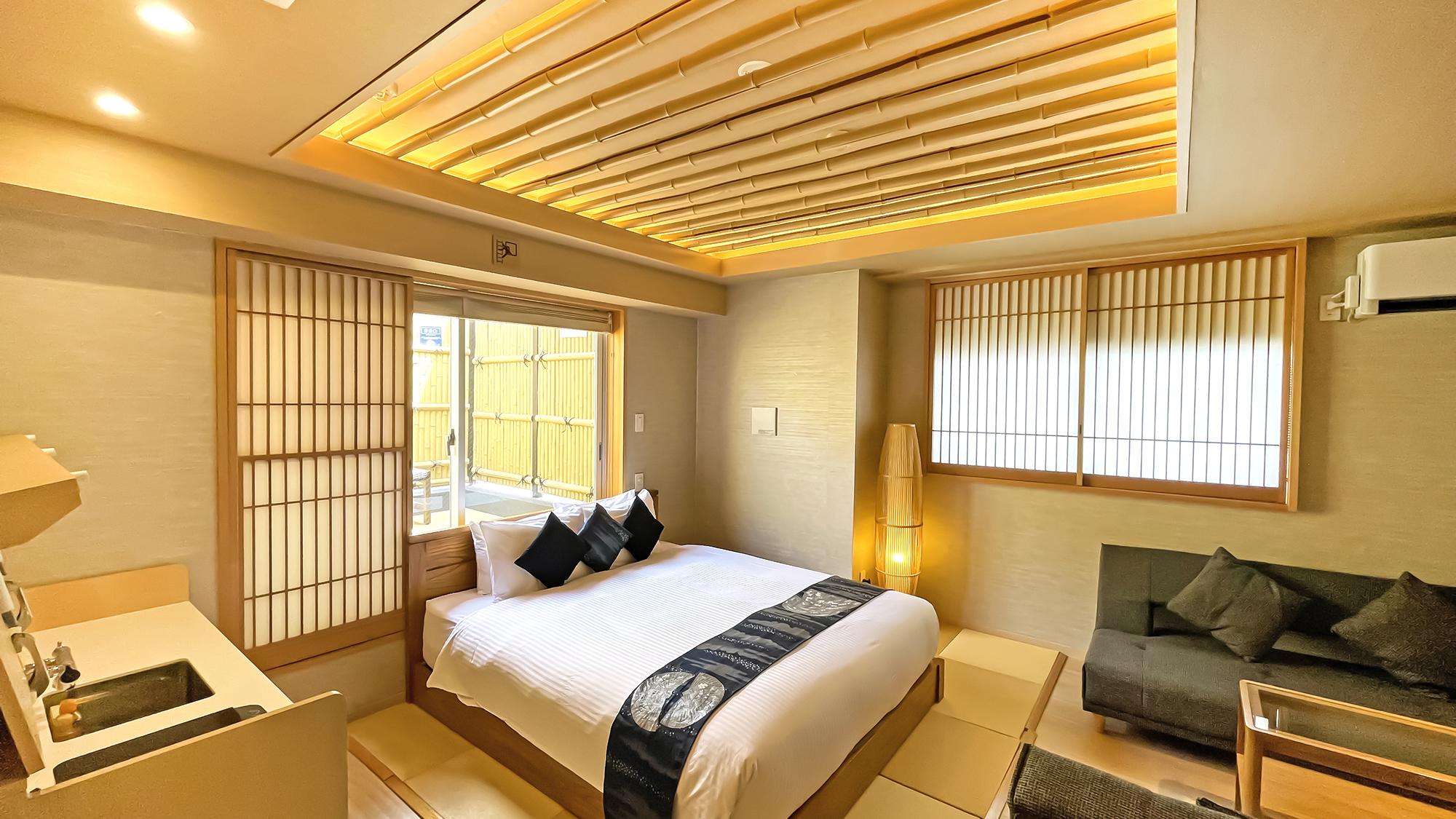 Suite, Quadruple, Queen Bed, Outdoor Bath