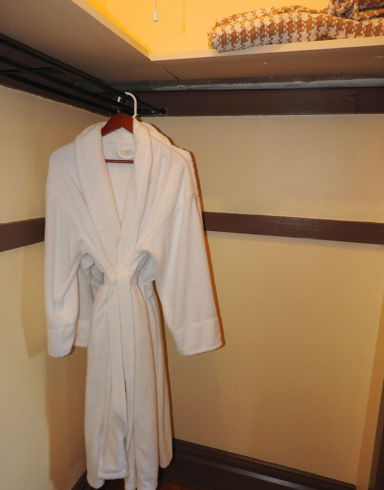 Champaign Garden Inn 19/50