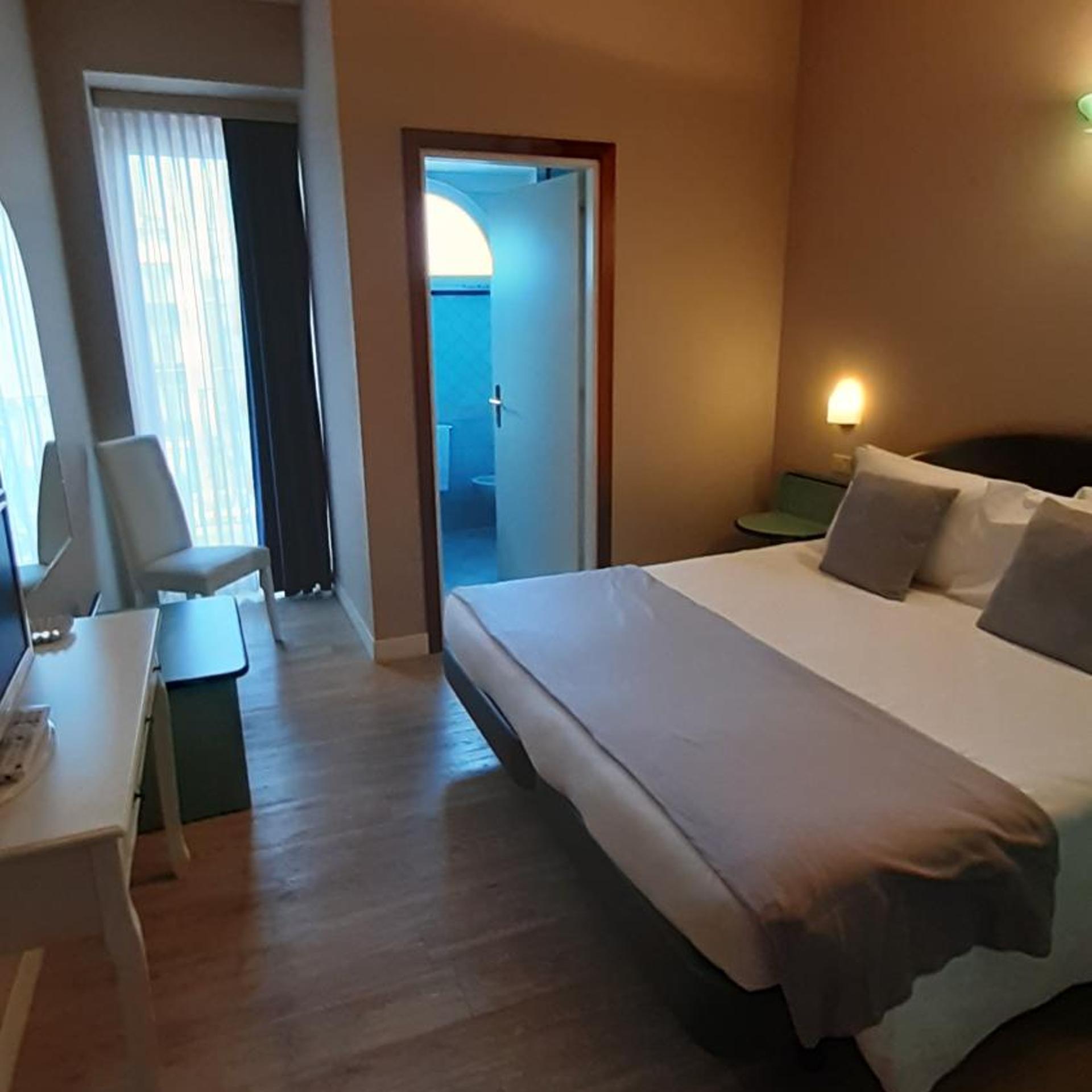 Trevi 15/50