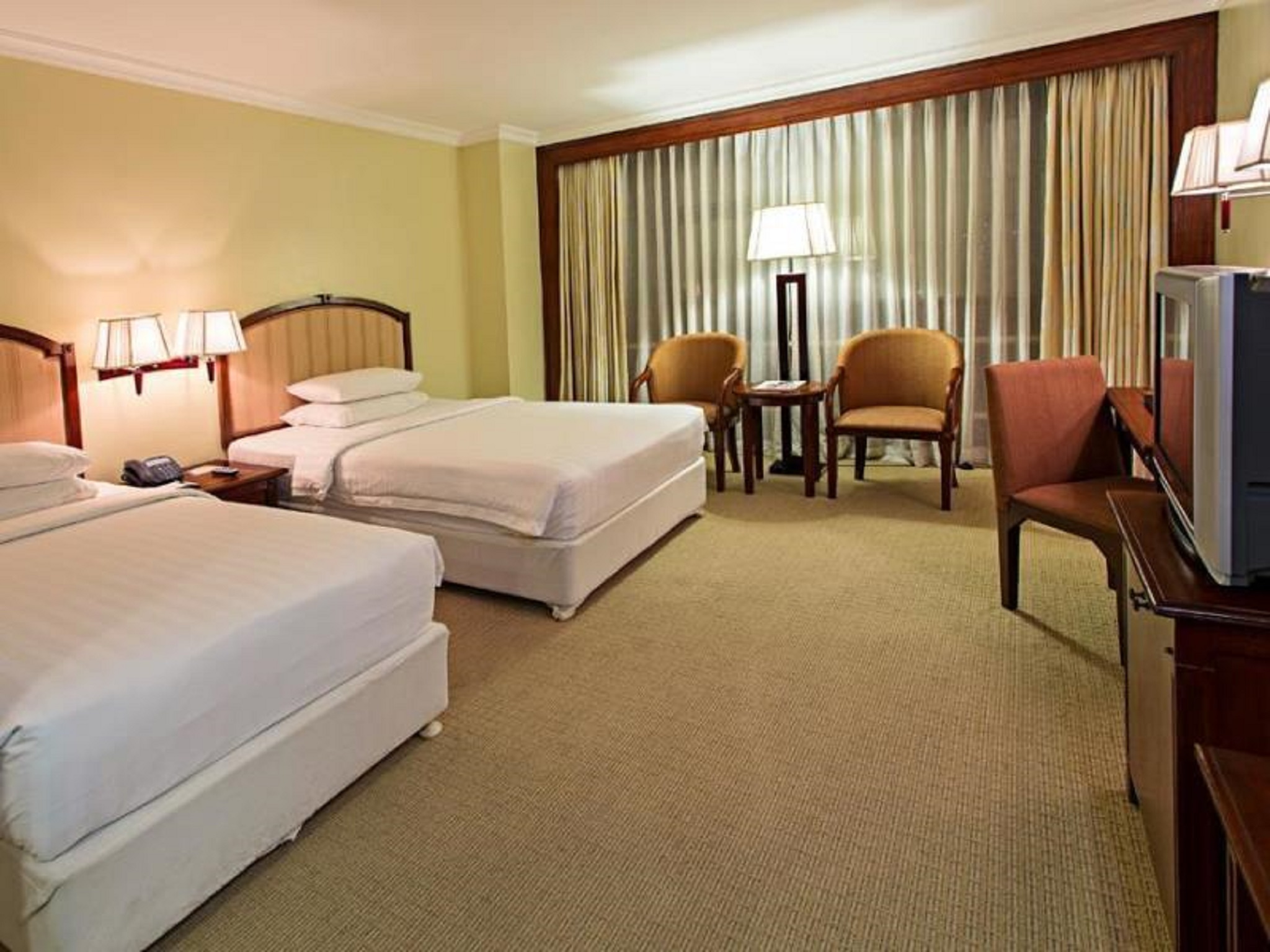 Deluxe Parklane