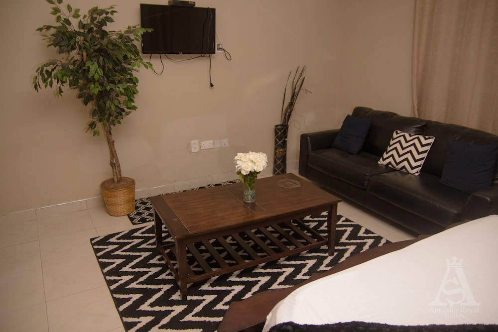 Appiah's Royal Suites 35/45
