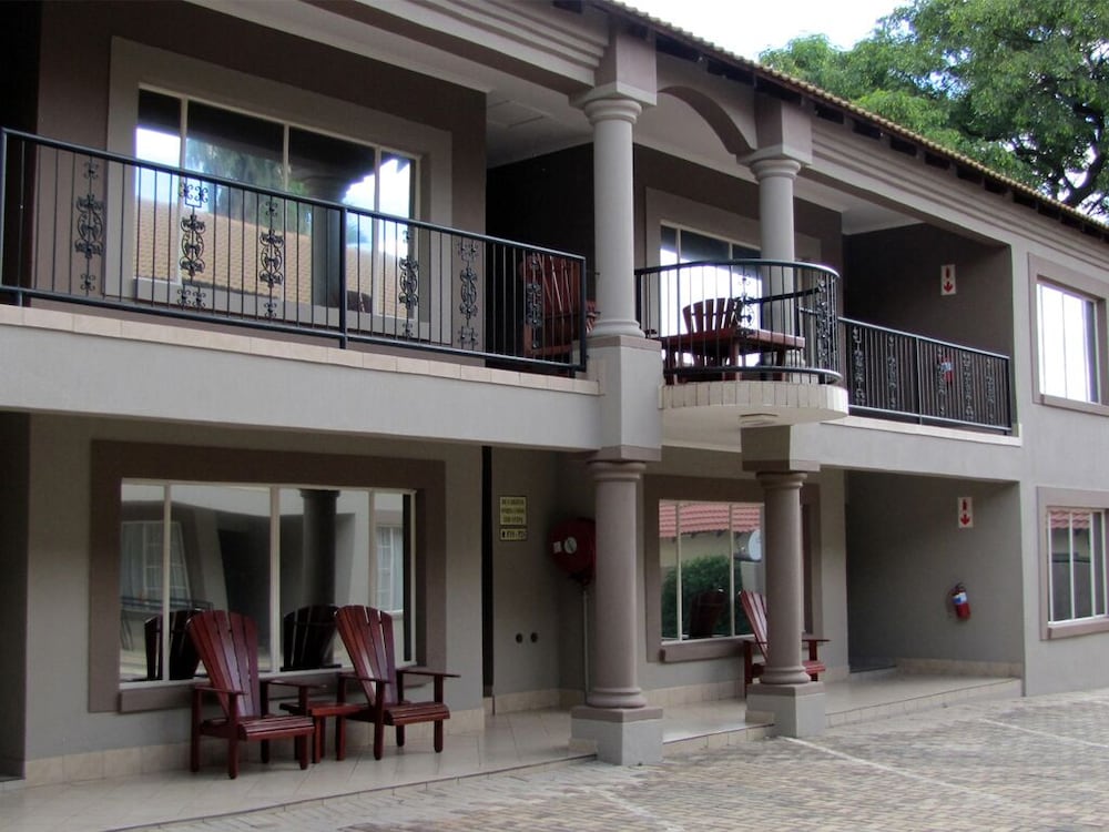 Country Blue Luxury Guest House 7/44