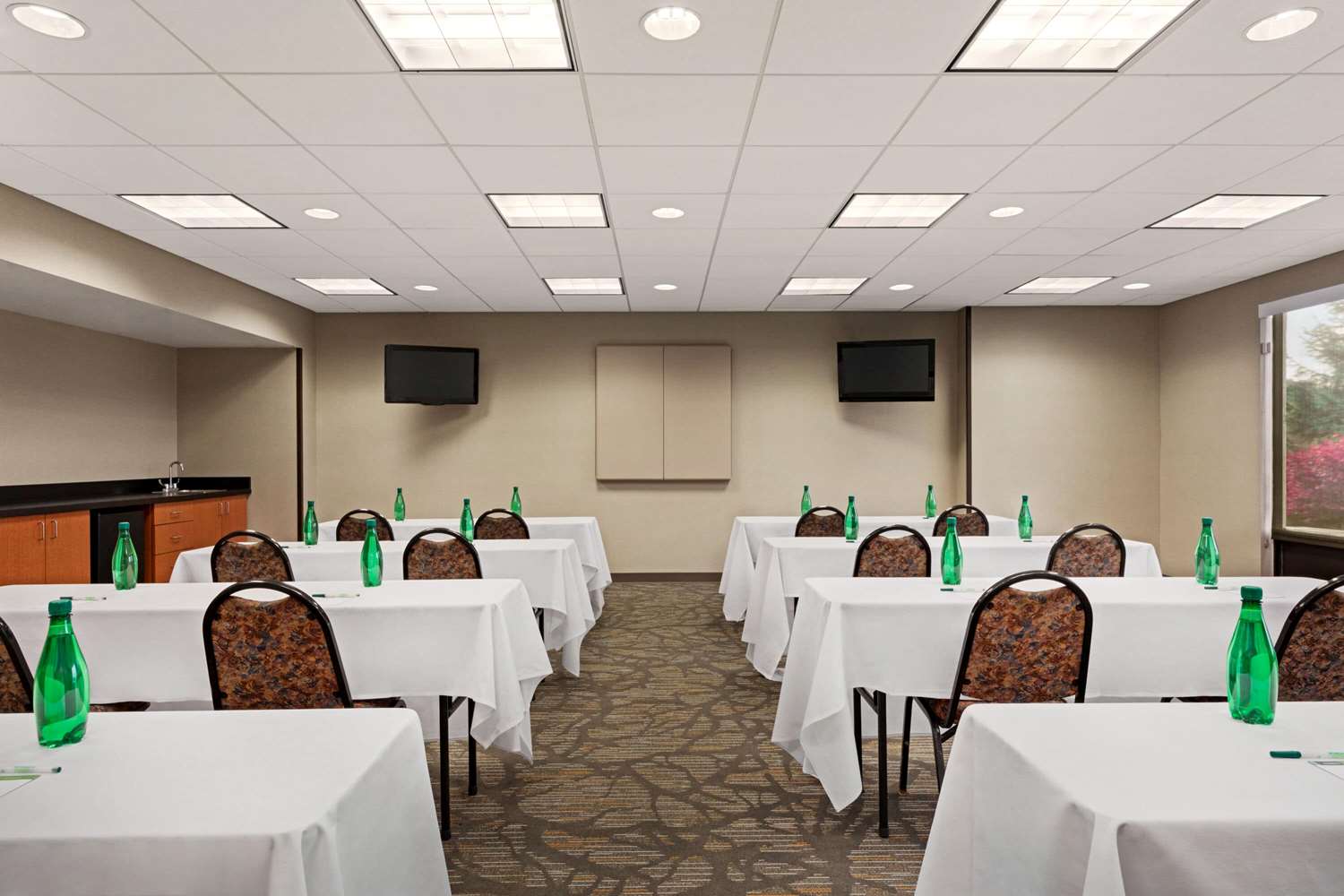 Wingate By Wyndham Bridgeport Wv 49/63