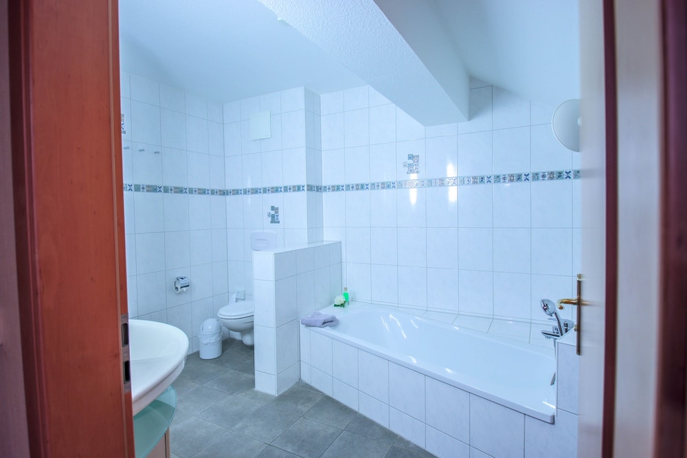 Waldhotel Roggosen 16/69
