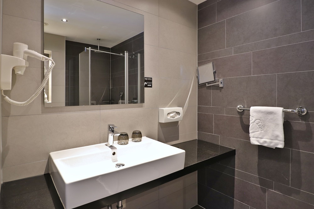 XO Hotels Park West 40/44