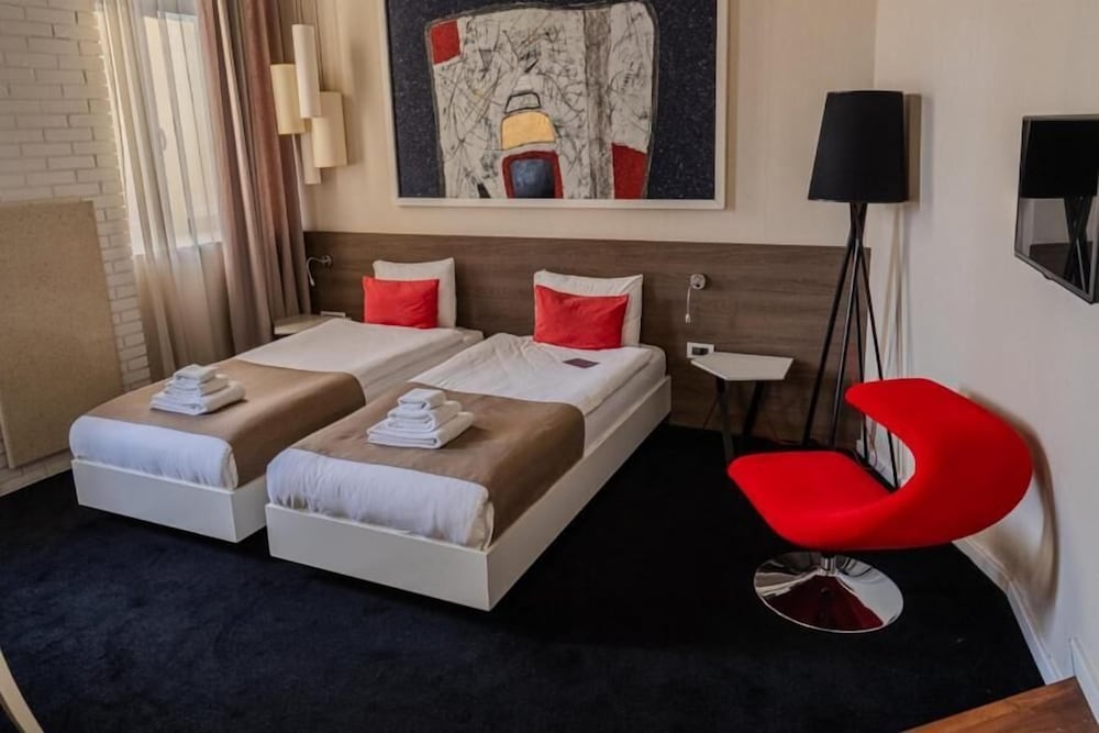 Eter Hotel 19/70