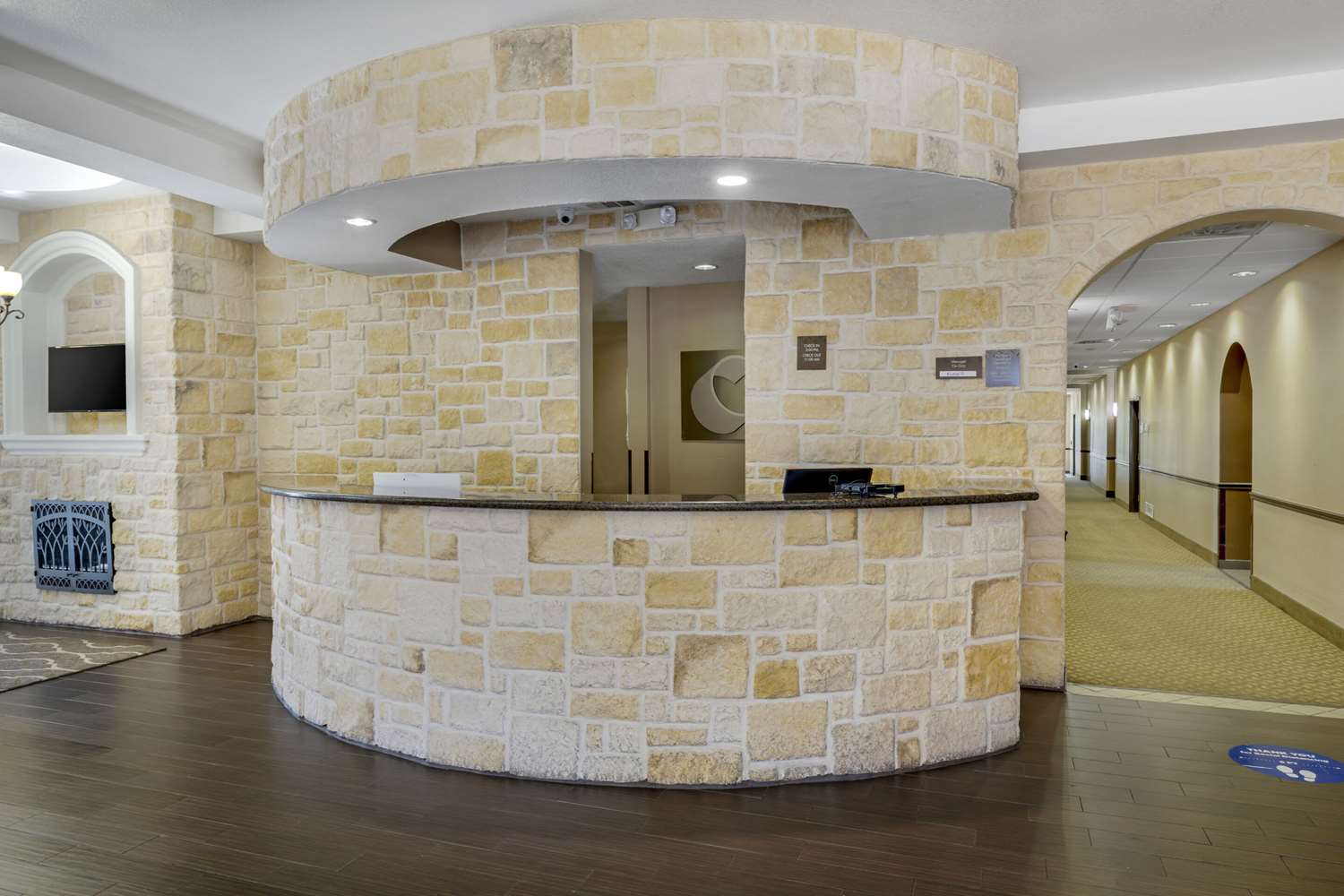 Comfort Suites Benbrook - Fort Worth Southwest 8/23