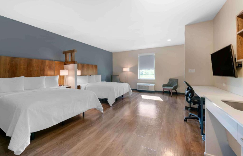 Ideal, Studio, 2 Queen Beds