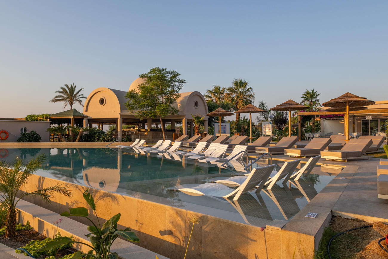 Pegasos Deluxe Beach Hotel 110/113