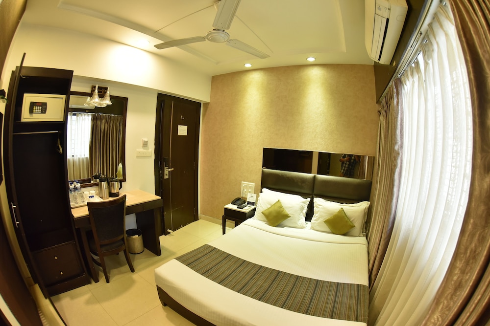 EXECUTIVE, TWIN BEDS