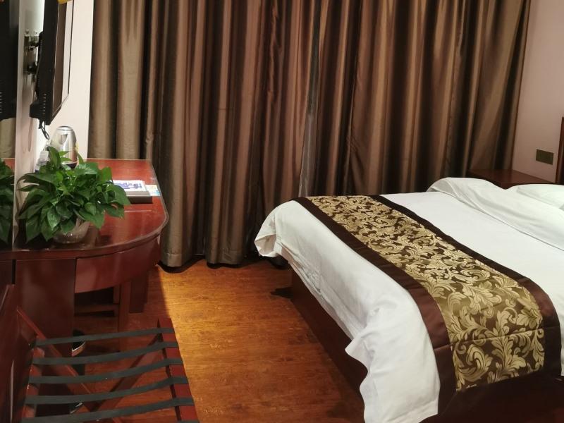 GreenTree Inn HeBi HengShan Road Business Hotel 10/18