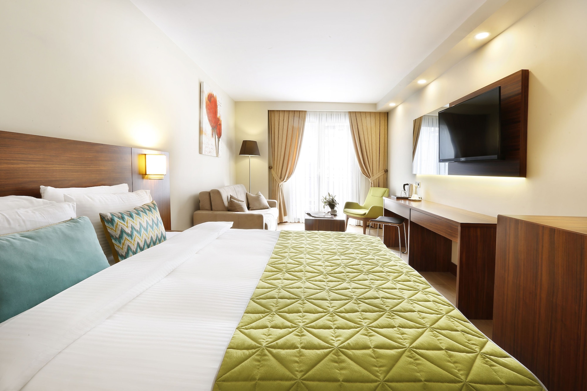 Economy, Basement, Queen Bed