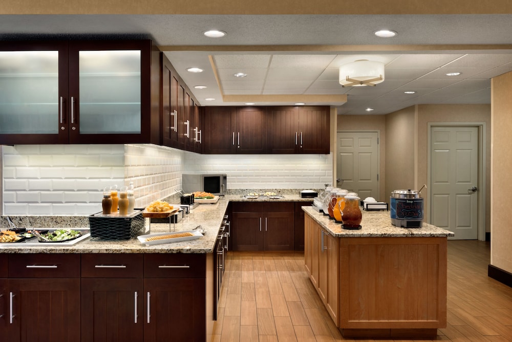 MainStay Suites Grand Rapids, MI 36/43