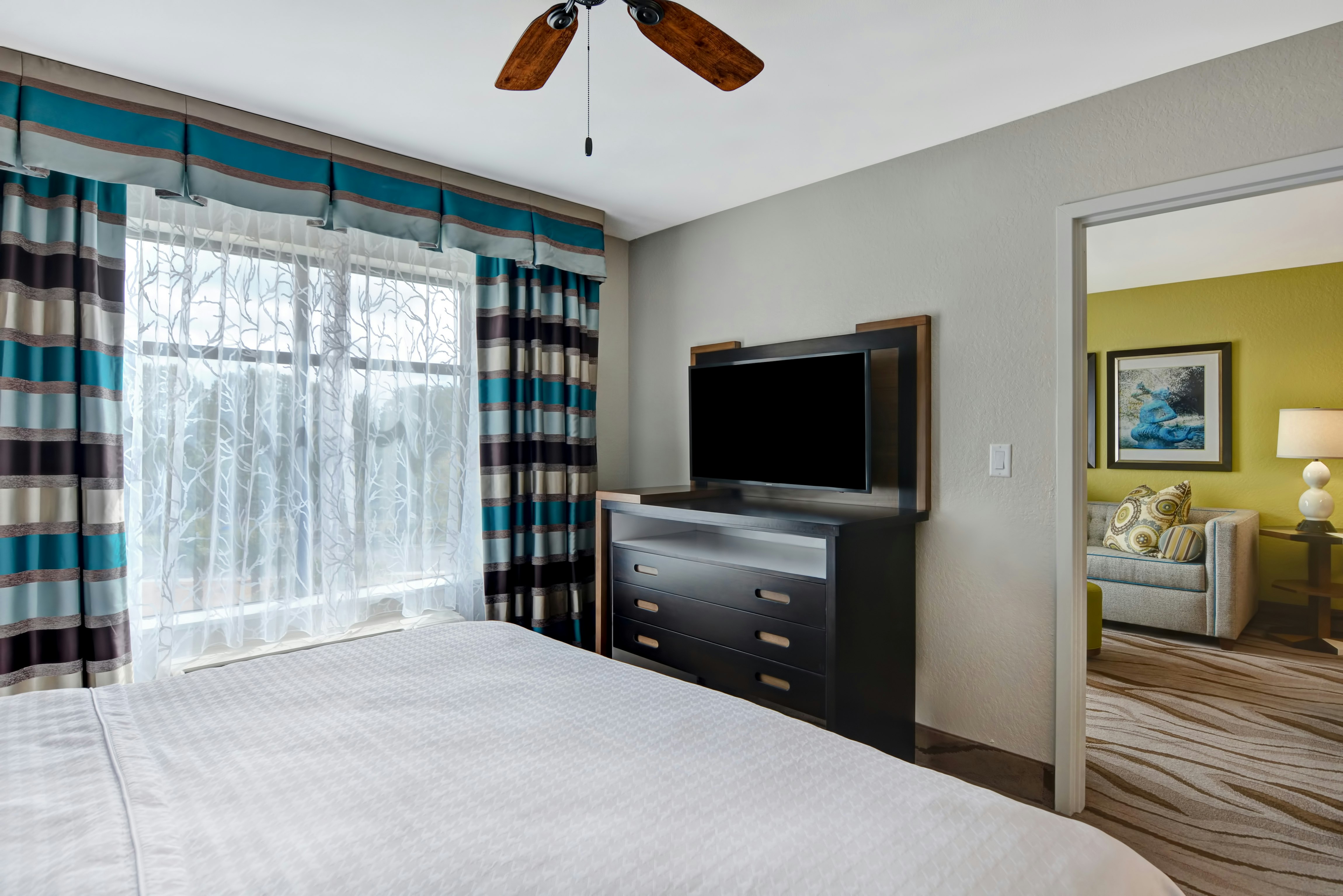 1 BEDROOM, SUITE, KING BED