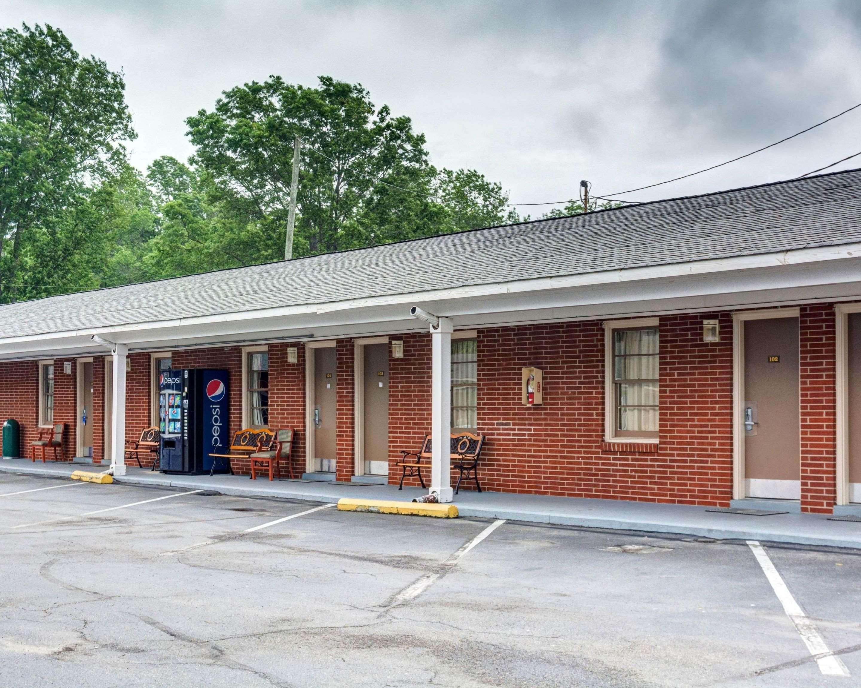 Rodeway Inn &amp; Suites Williamsburg 25/26