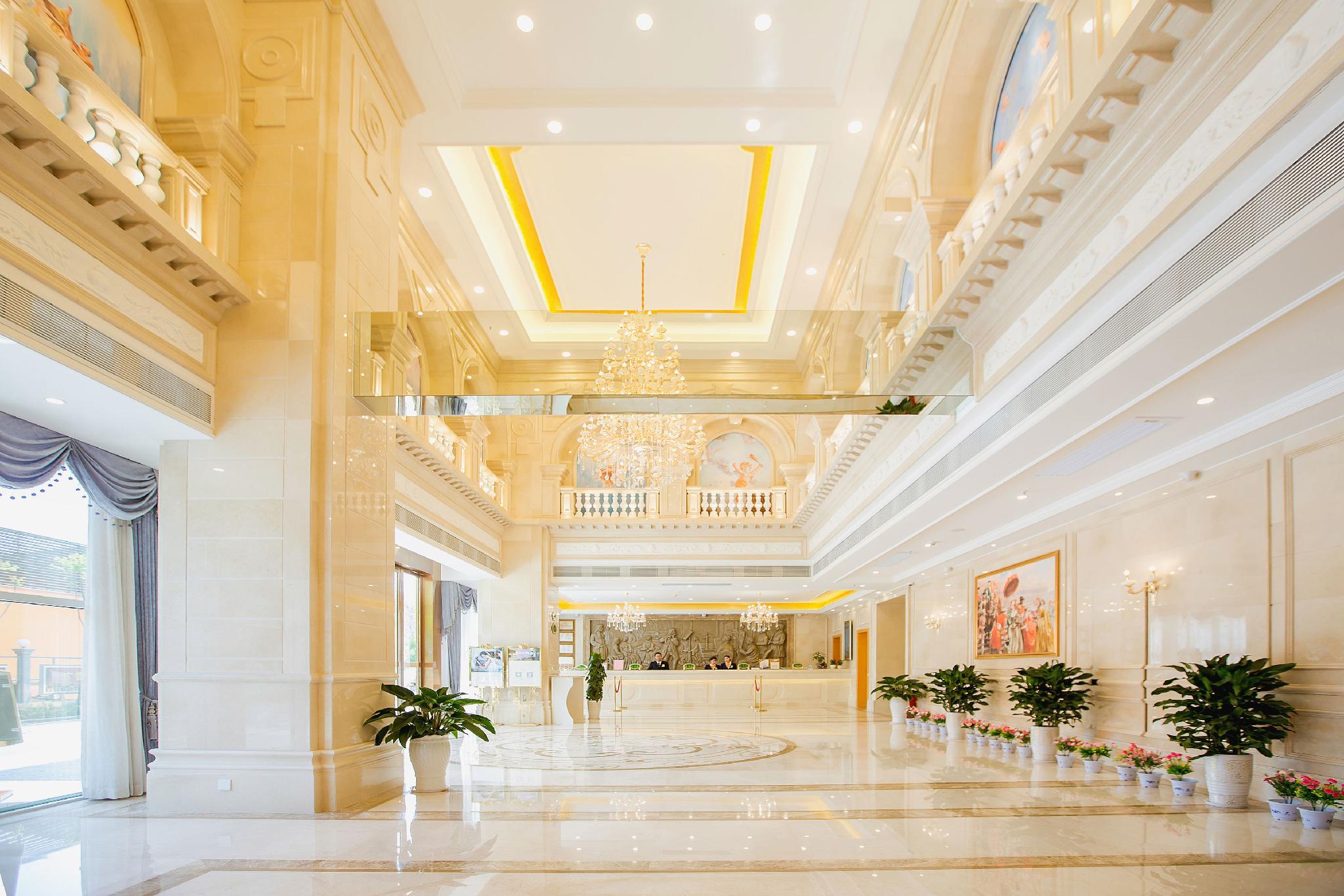 Vienna International Hotel (Yichang East Railway Station) 20/50