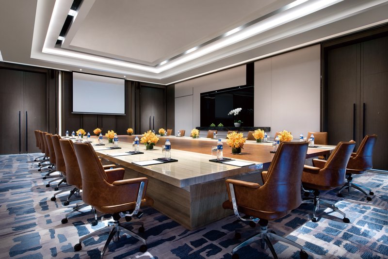 CROWNE PLAZA SHANGHAI PUJIANG 60/68