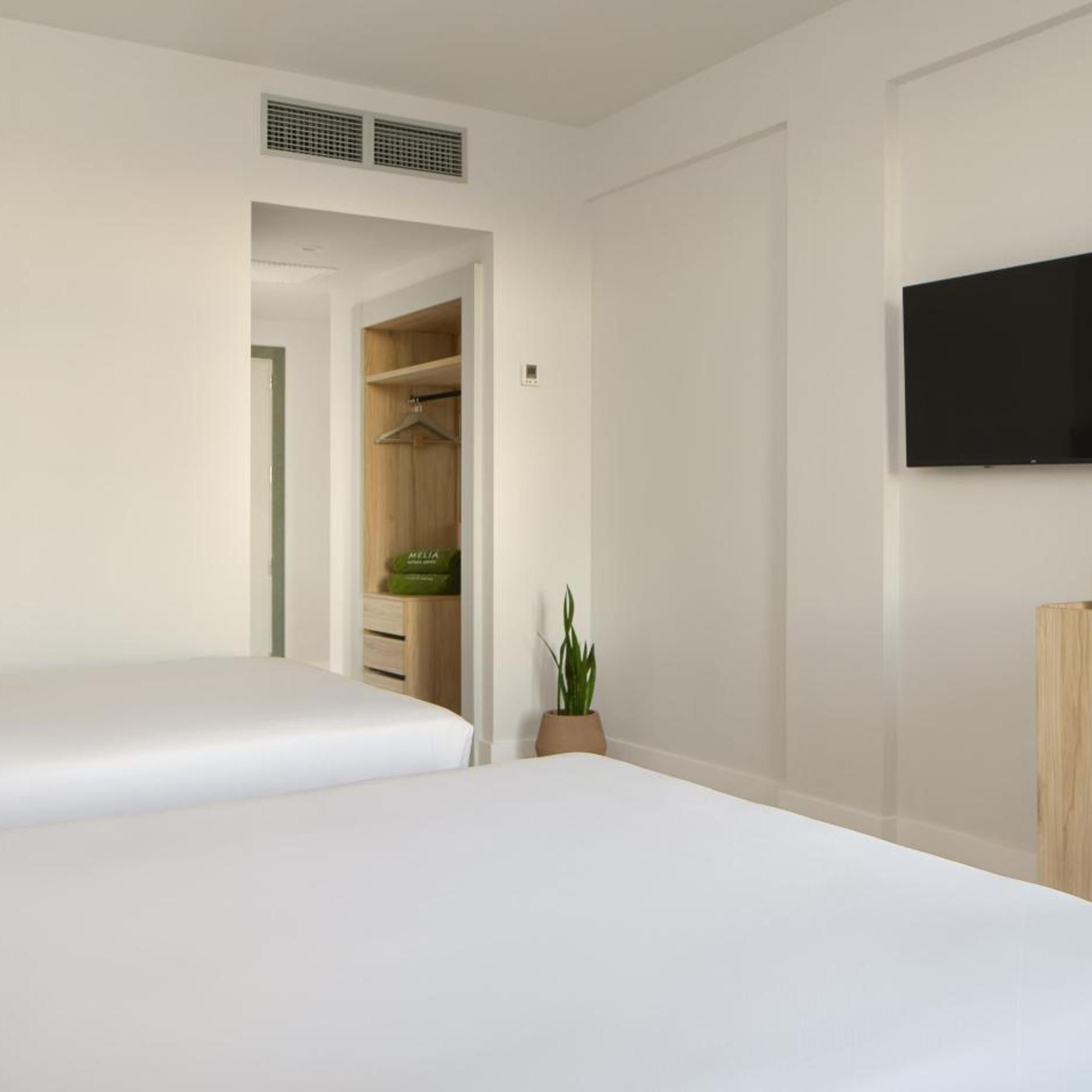 Grand, Premium, King Bed, Melia Lloret De Mar 9/10