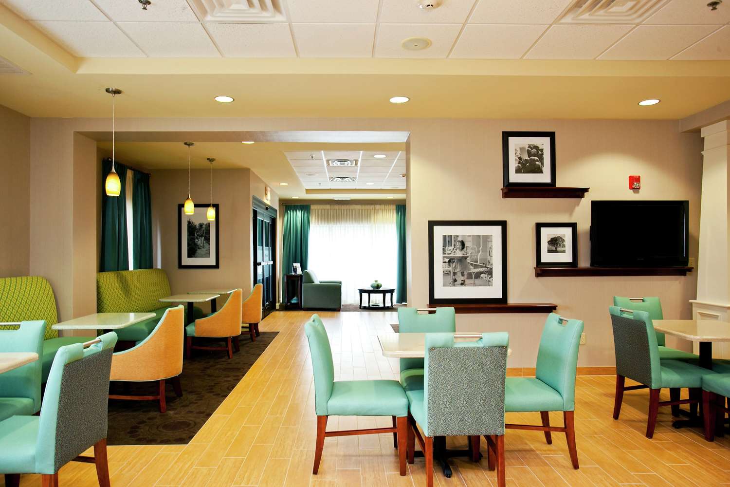 restaurant cafeteria