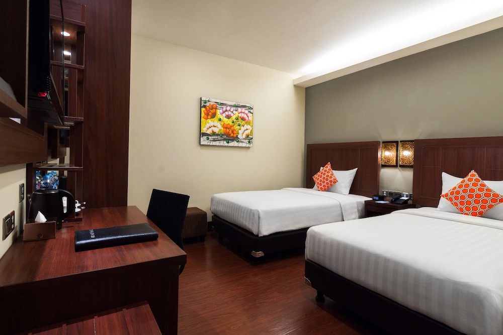 Superior, Twin Beds, No Window