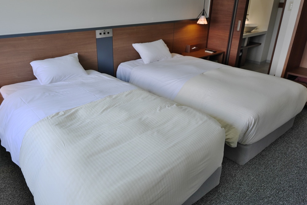 Moderate, Twin Beds, Lake Front, Sofa