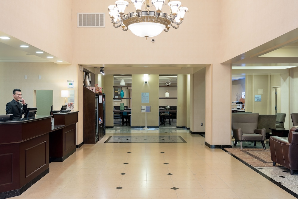 Holiday Inn Express and Suites Los Angeles Airport Hawthorne 9/53