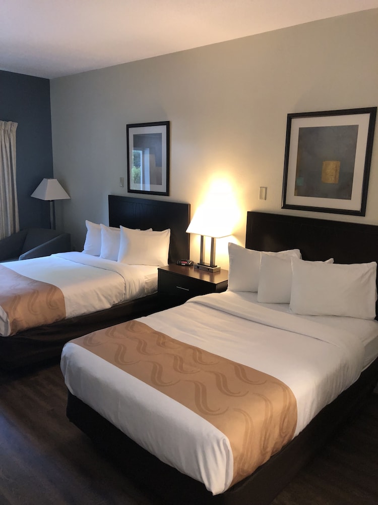 Days Inn by Wyndham Penn State 16/50