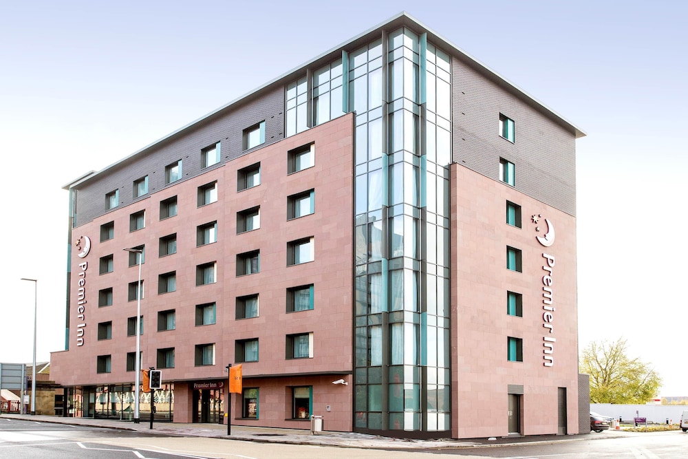 Premier Inn Manchester City Centre West Hotel in SALFORD