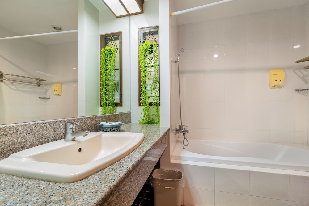 Sailom Resort Bangsaphan 53/55