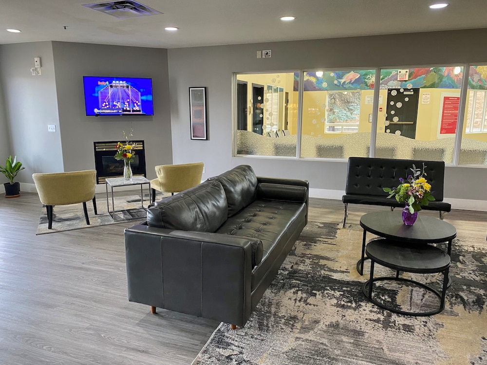 Super 8 by Wyndham Edmonton South 35/45