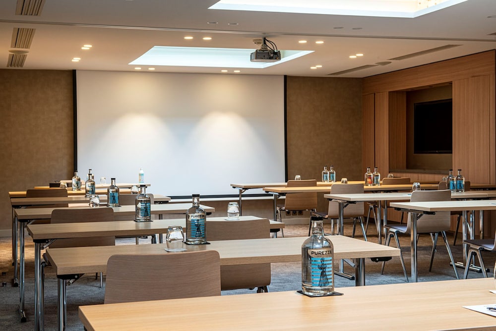 Radisson Blu Hotel, Rouen Centre 67/77