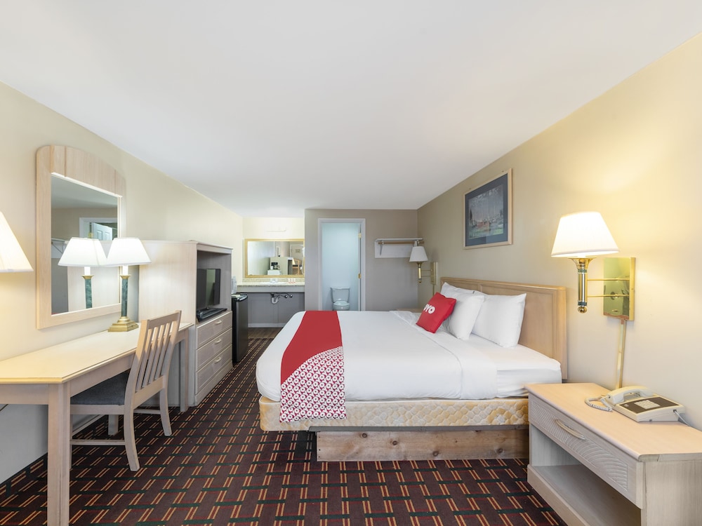 OYO Hotel Starlite Seneca Falls 8/35