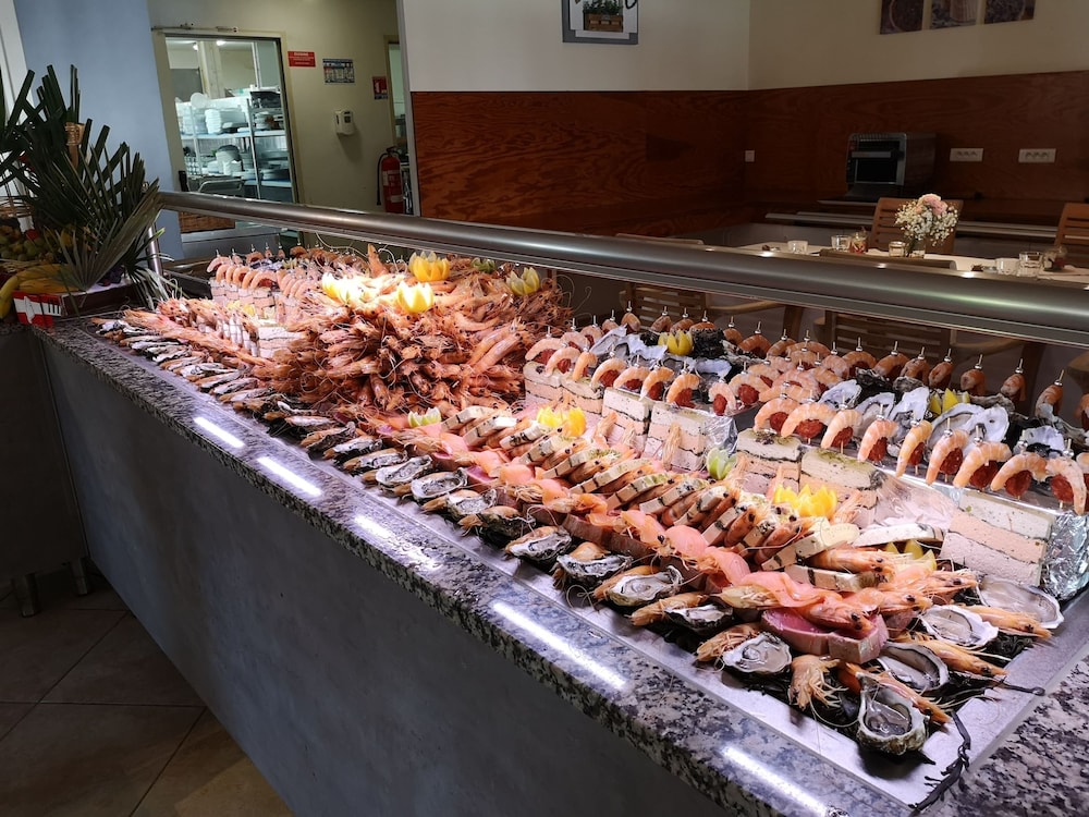 Marina Di Lava Hotel 43/60